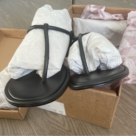 Anthropologie - T-Strap Sandals - Black - Size 7 (38) Fits 7/7.5 - 2024 - NWT - Picture 12 of 15